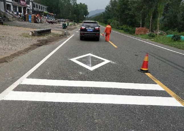 哈爾濱茗天交通工程專業(yè)劃線，消防通道劃線