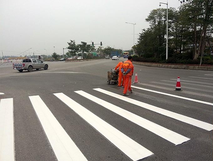 哈爾濱車位劃線，道路劃線，冷漆熱熔劃線