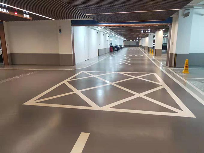 哈爾濱停車手網(wǎng)格線劃線 車位劃線