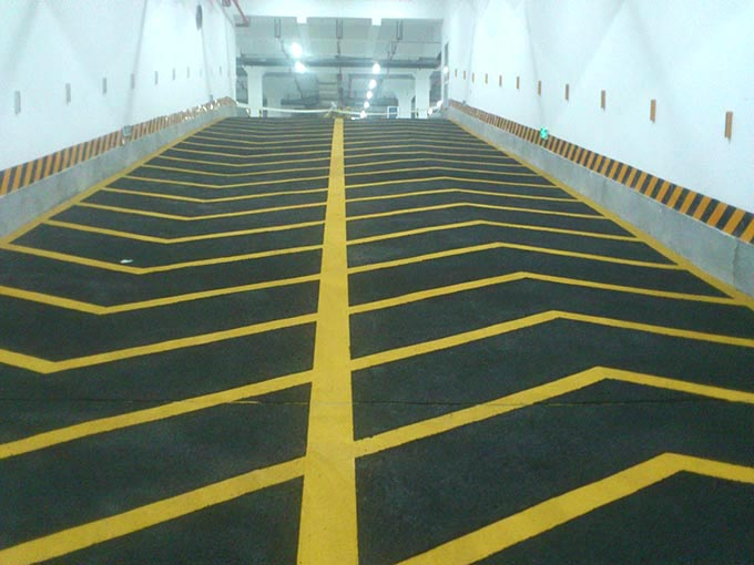 哈爾濱停車場坡道劃線