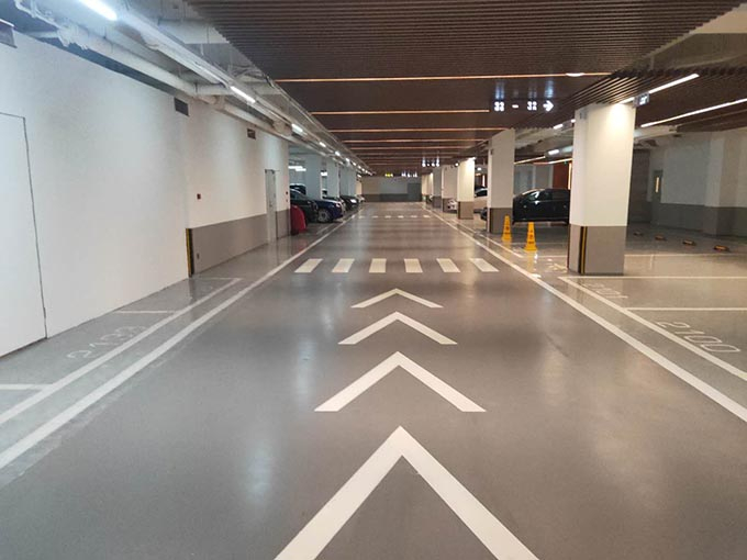 商場(chǎng)地下車庫劃線 車位劃線工廠