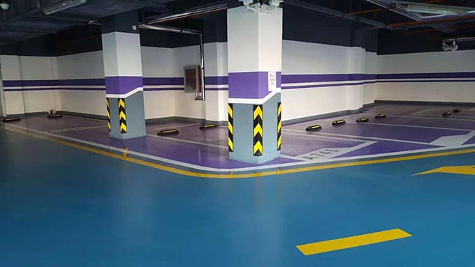 哈爾濱商場(chǎng)停車(chē)場(chǎng)地面標(biāo)線(xiàn)施工